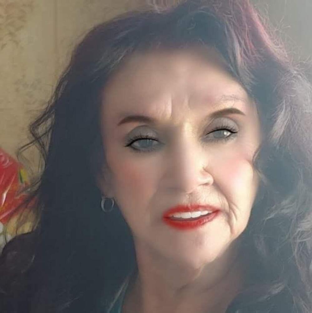 Meet your Posher, Dora virginia gordillo